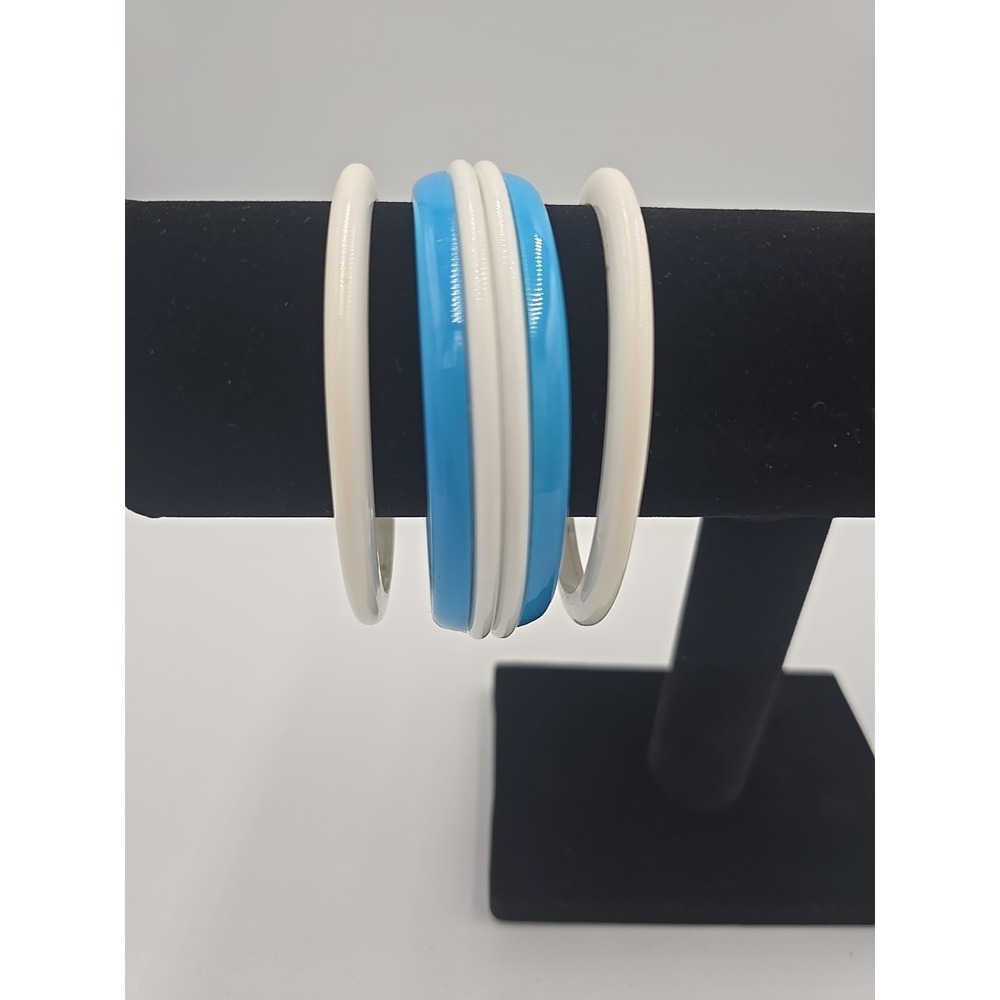 1970s VTG Blue White PLASTIC BRACELETS molded  Mod Cool‎ Fun Fashion